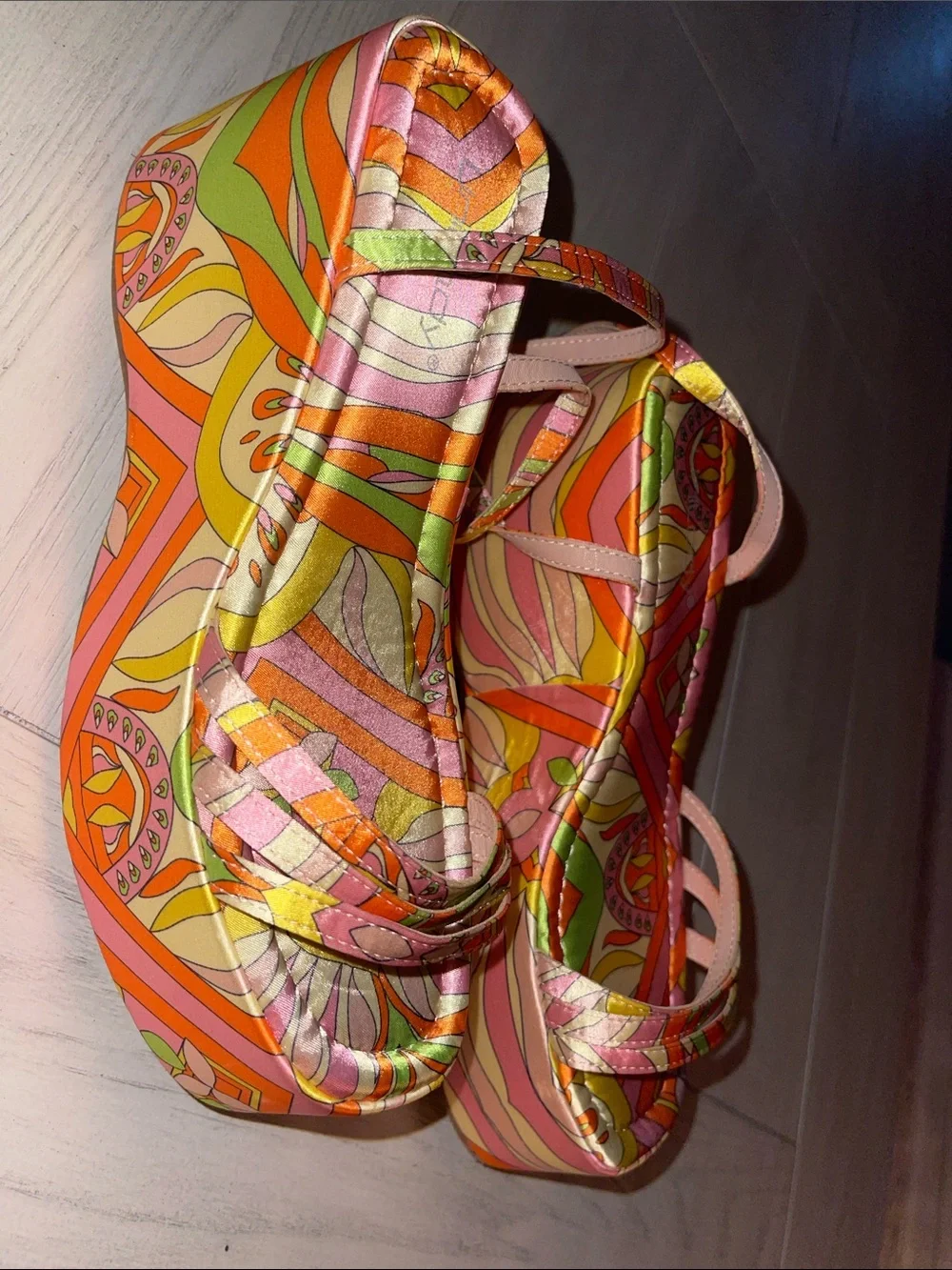 Unilady Colorful Floral Print Platform Sandals with Ankle Tie